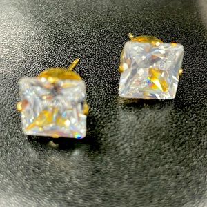 Square 10x10 Vz earring in 14kt gold filled setting.  Great to wear daily